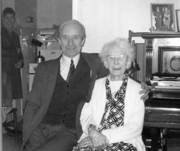 Marions Dad with his mum - her other Gran